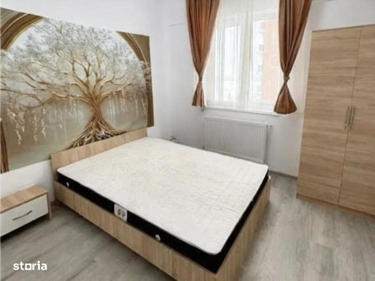 Apartament cu 3 camere, mobilat în Central
