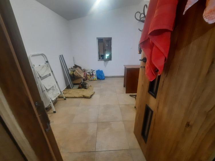 Casă individuală cu 3 camere cu Canalizare în Rahova