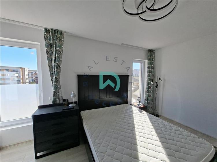 Apartament cu 4 camere decomandat în Tractorul