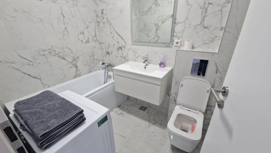 Apartament cu 3 camere decomandat în Ștefan cel Mare
