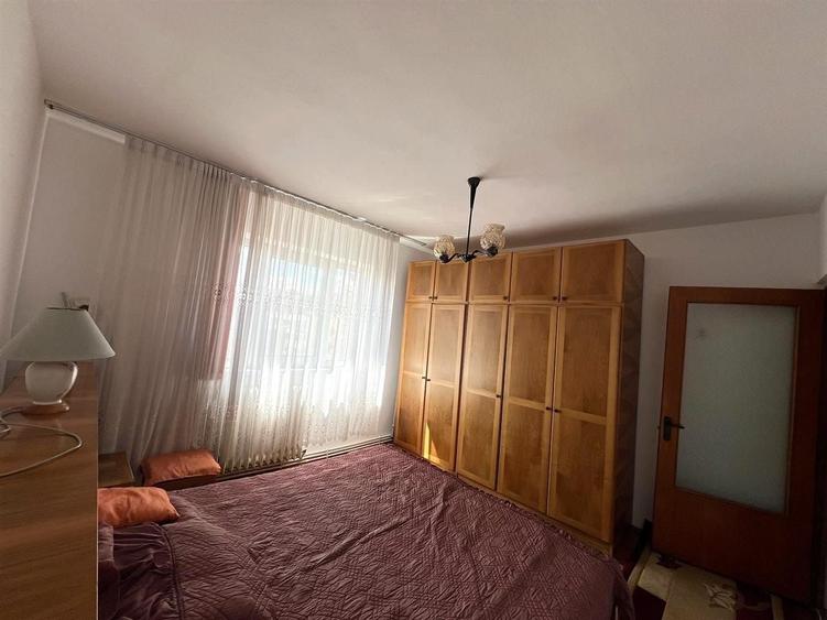 Apartament cu 2 camere decomandat, mobilat în Central