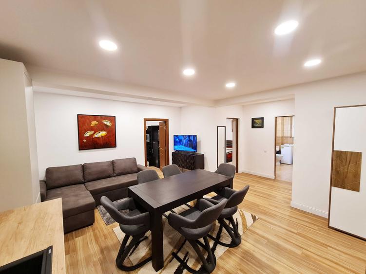 Apartament cu 3 camere decomandat în Zorilor