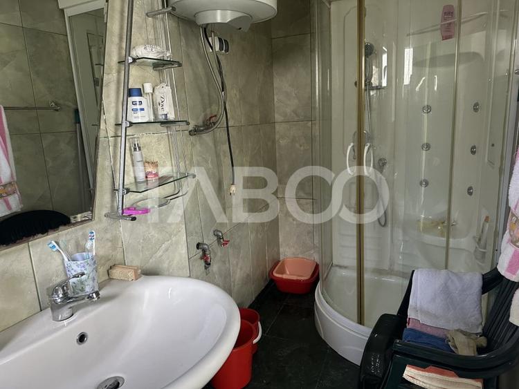 Casă individuală cu 2 camere cu Canalizare în Voila