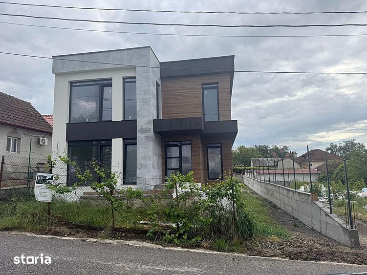 Casă cu 5 camere cu Teren 1050 Mp în Iorga
