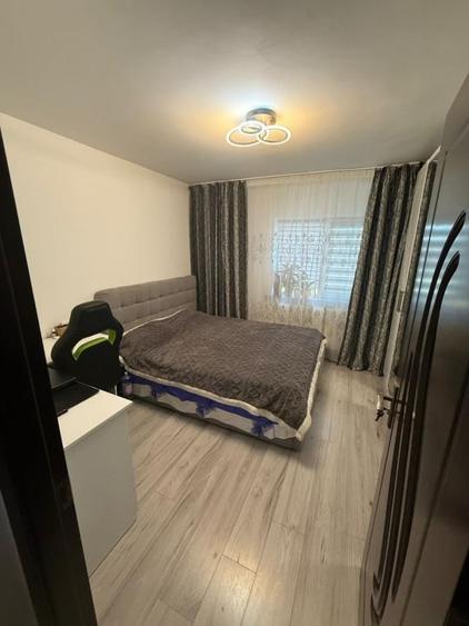 Apartament cu 3 camere decomandat, mobilat în 1 Mai