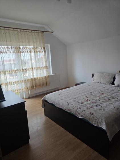 Inchiriez casa P +M - 7