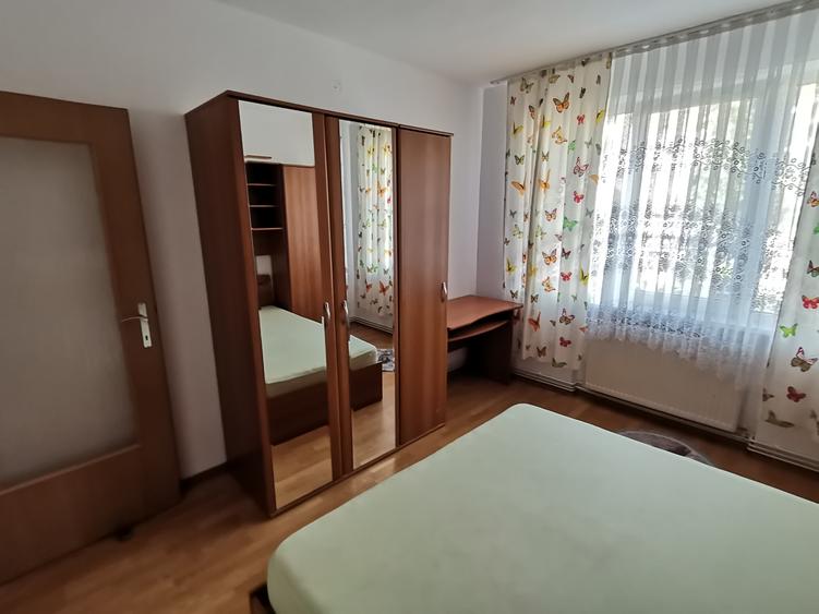 INCHIRIEZ  apartament  2  camere,renovat,zona Centrala - 6