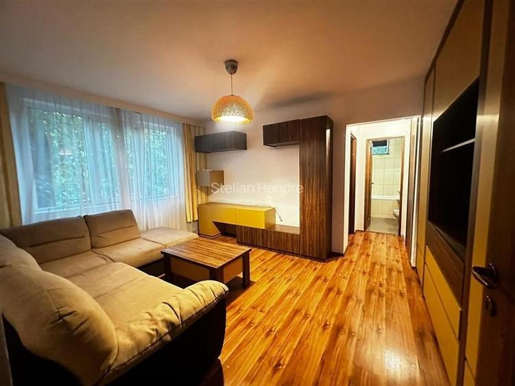 Apartament cu 2 camere semidecomandat în Rogerius