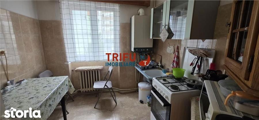 Apartament de vanzare 3 camere etaj 1 - 4