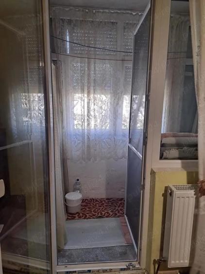 Apartament 3 camere de vanzare , Oituz M15 , et. 1 , 55.000 euro neg - 2