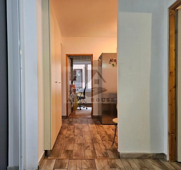 Oportunitate - Apartament cu trei camere in vila, zona Tractorul 70 mp - 5