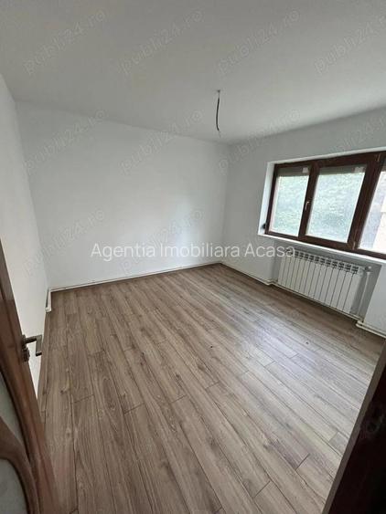 De vanzare 3 camere decomandate pe Bd Roman Musat, renovat complet De vanzare 3 camere decomandate pe Bd Roman Musat, renovat complet