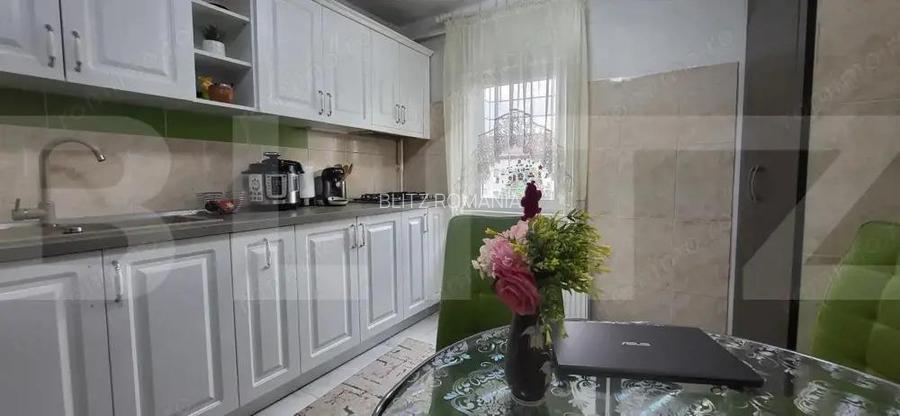 Apartament de vanzare, cu 3 camere, 67 mp, zona Bucovina