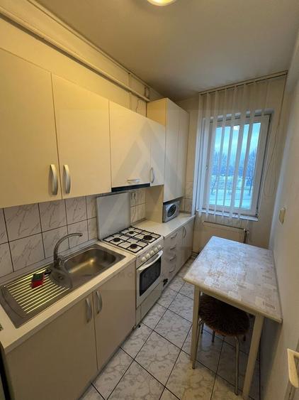 Apartament 2 camere bucatarie inchisa etaj 1 baie cu geam in Strand - 9