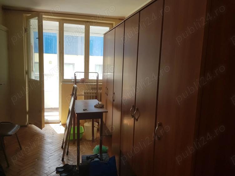 Inchiriez garsoniera - 2