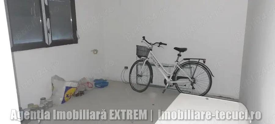 Casa cu 5 camere ?i 814mp teren, pe strada Salcamului din Tecuci - 6