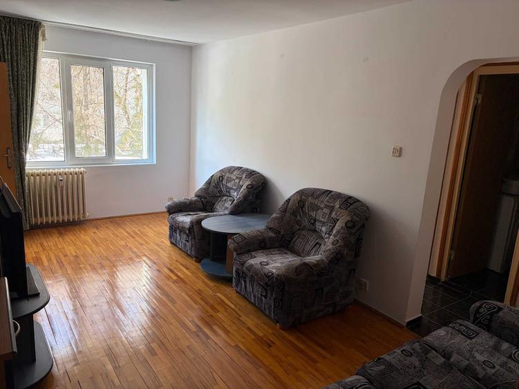 Apartament Dristor 4 camere decomandat, bloc anvelopat ,etaj 1 - 3