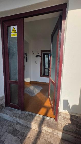 Casă de vânzare  - 12