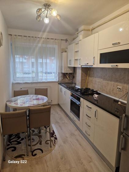 Inchiriez garsoniera decomandata 38 mp utili - 7