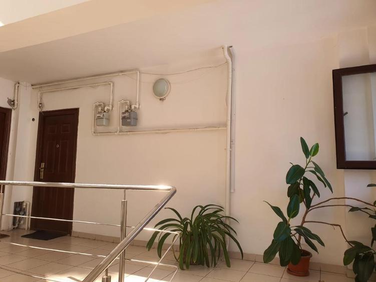 inchiriez ap 2 camere ultracentral cu loc parcare - 12