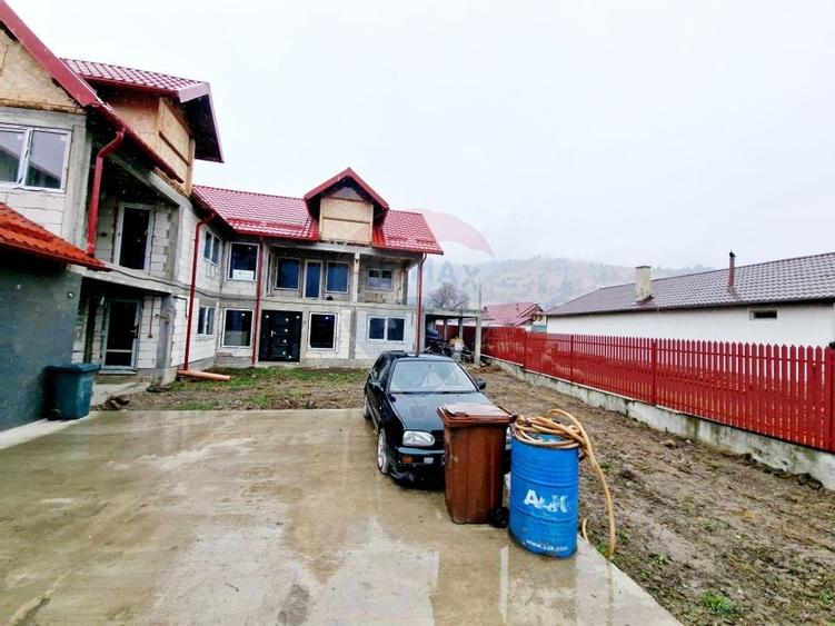 Casă / Vilă la munte - 32