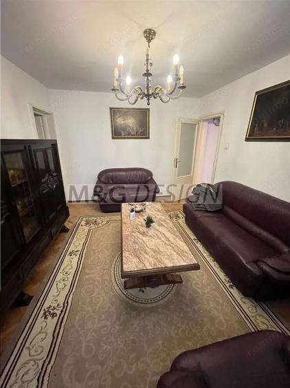 Apartament cu 4 camere semidecomandat în Central