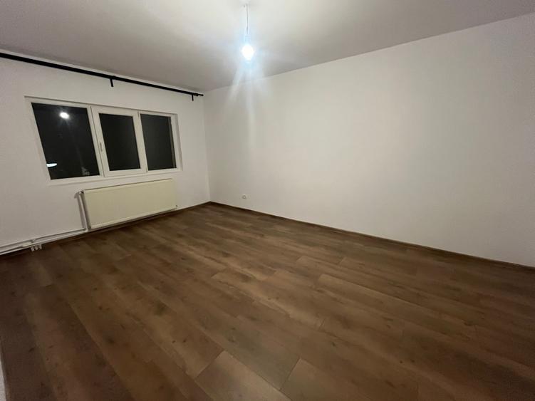 Apartament 3 camere etaj 1 - Inspectoratul Scolar - 69 mp - 12