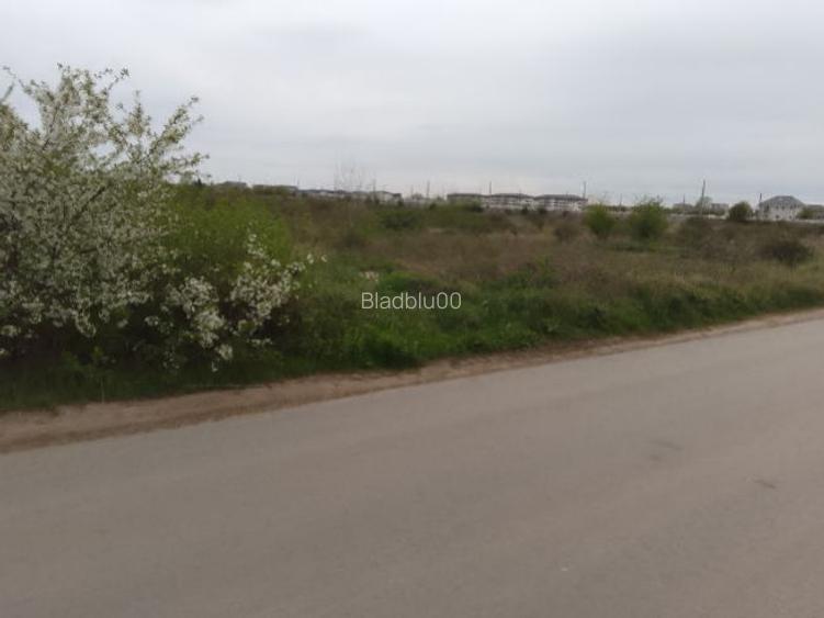 Închiriez 44000m la lac 5 km Bucureștii Închiriez 44000m la lac 5 km Bucureștii