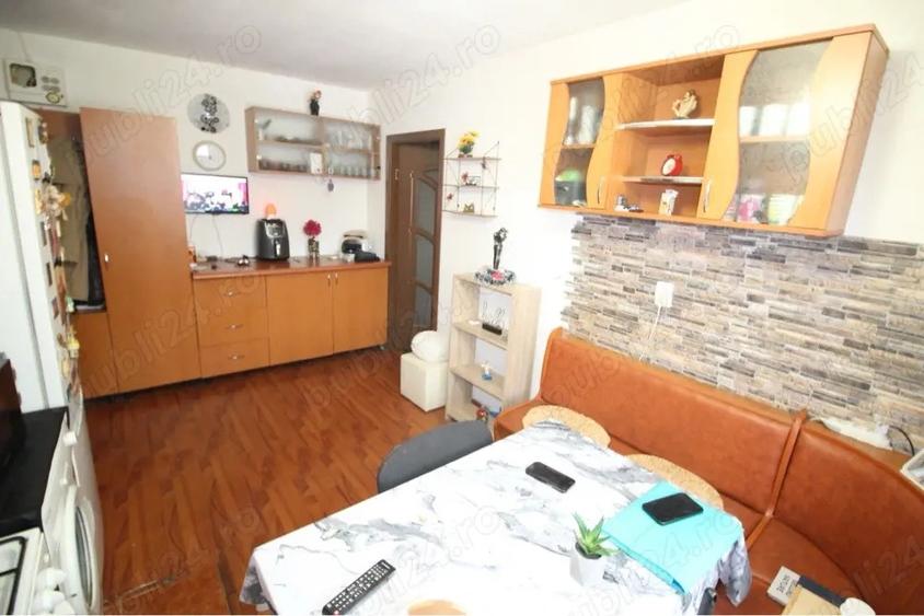 Vand apartament 2 camere - 9