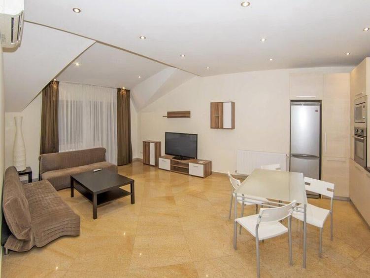 Margeanului,etaj 3,bloc 2008,centrala proprie,renovat,mobilat,curte interioara. - 1