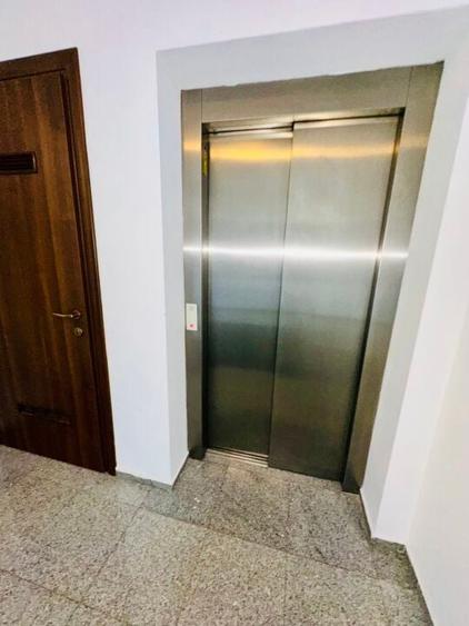 Aleea Privighetorilor 4 camere decomandate (ne)mobilat complet etaj 2/S+P+7 - 24