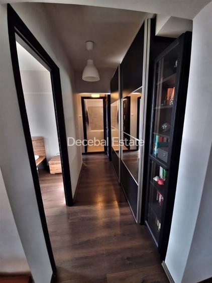 Apartament cu 3 camere semidecomandat, mobilat în Tineretului