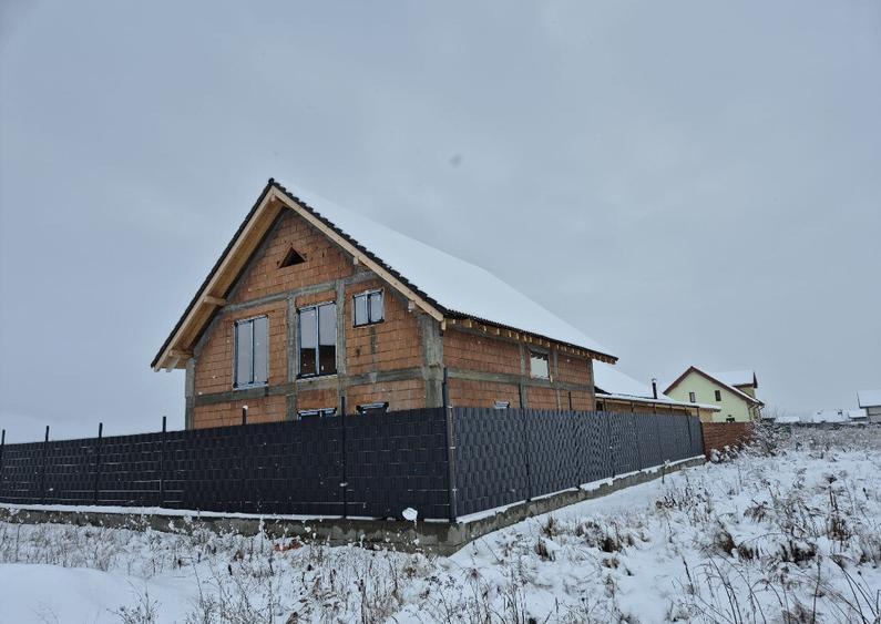 Vand casa la rosu, intabulata cu AC pana in 9/2027 - 4