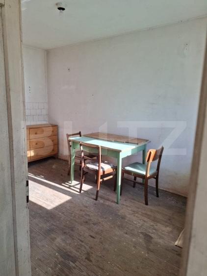 Vanzare Casa in Sacele - Locuinta cu Teren Generos cu Potential -de Renovat - 6