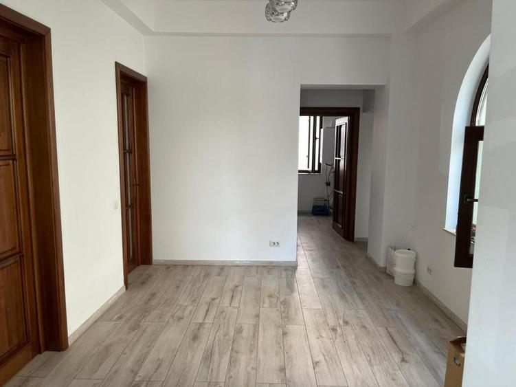 GM1720 | Spațiu in vila interbelica 6 camere | Unirii - 11 Iunie - 3