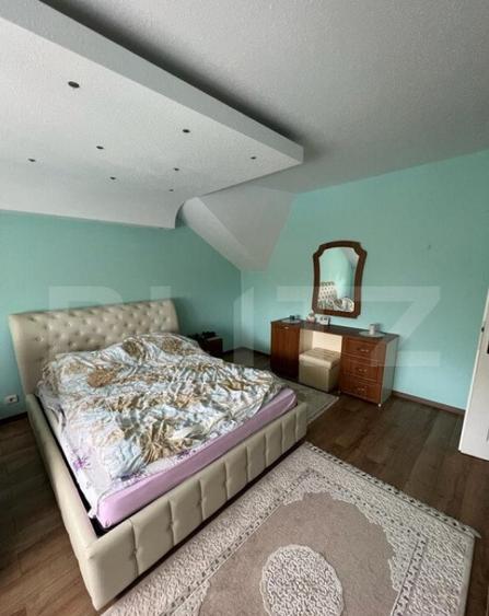 Proprietate de excep?ie cu casa spa?ioasa, piscina ?i - 14