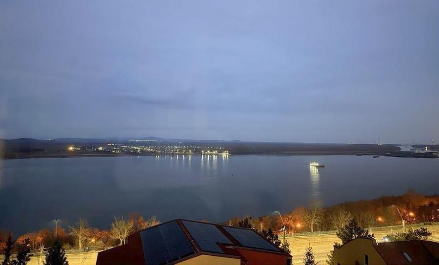 Vanzare -3 camere, 105 mp- vedere la Dunare – zona Faleza - 1