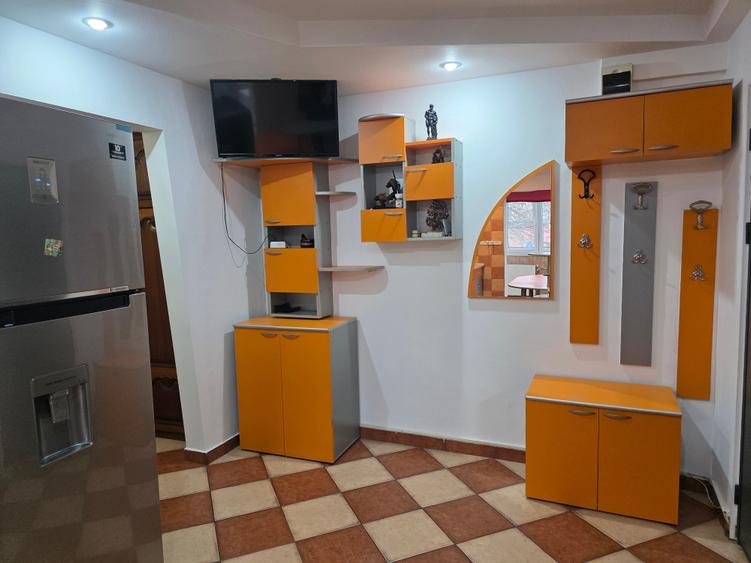 Titan,str.Ciucea,7 minute metrou 1 Decembrie 1918 - 4