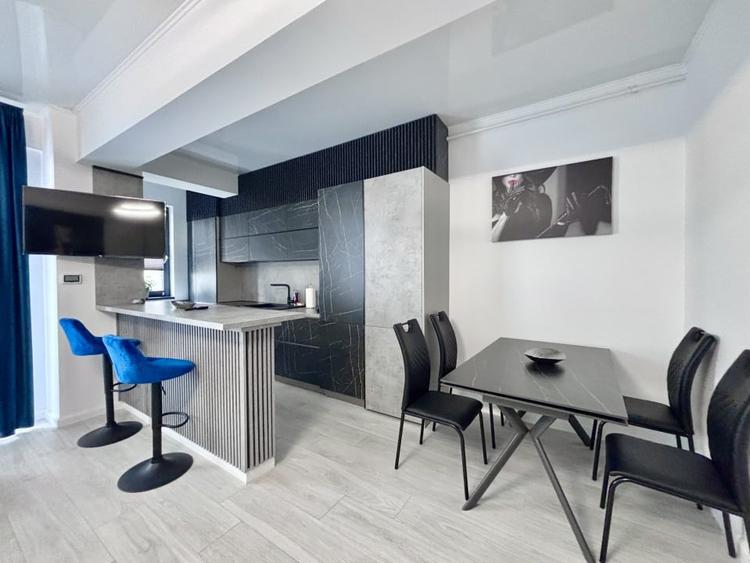 Vedere laterala la mare, prima linie, mobilat, parcare inclusa - 5