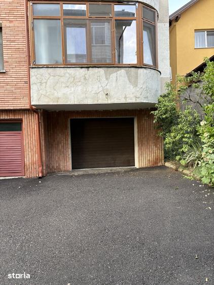 Apartament cu 4 camere în Central
