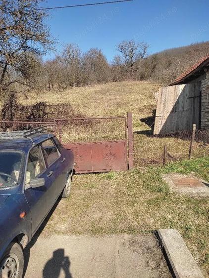 Casa grajd ?i gradina suprafa?a teren 2267metri patra?i - 4