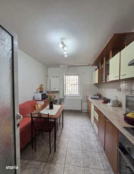 Apartament 3 camere Poarta 6 - 8