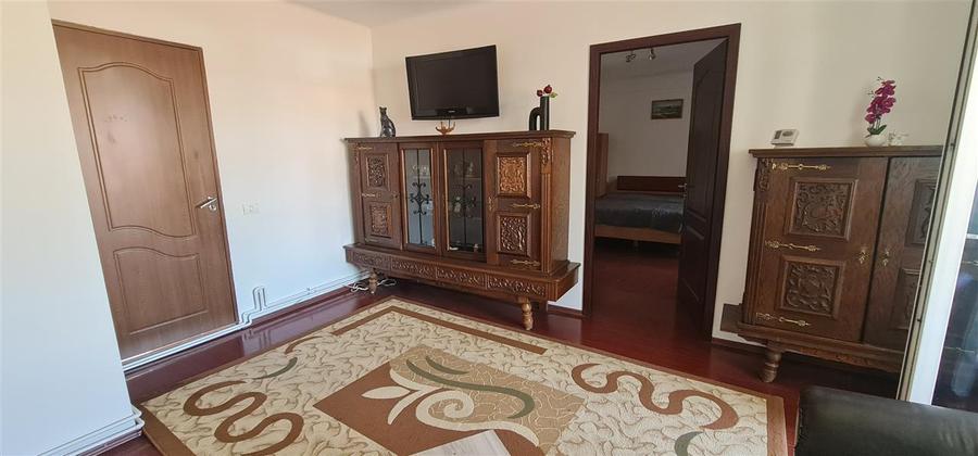 Ap. 2 camere, et.3, la bloc, 82mp, central -Piata Catedralei - 16