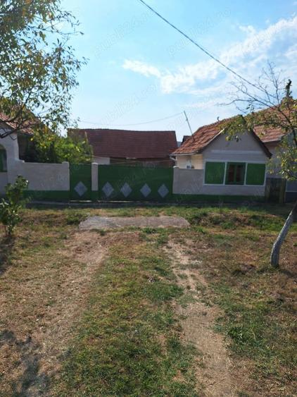 Casă cu 3 camere în Brestovăț