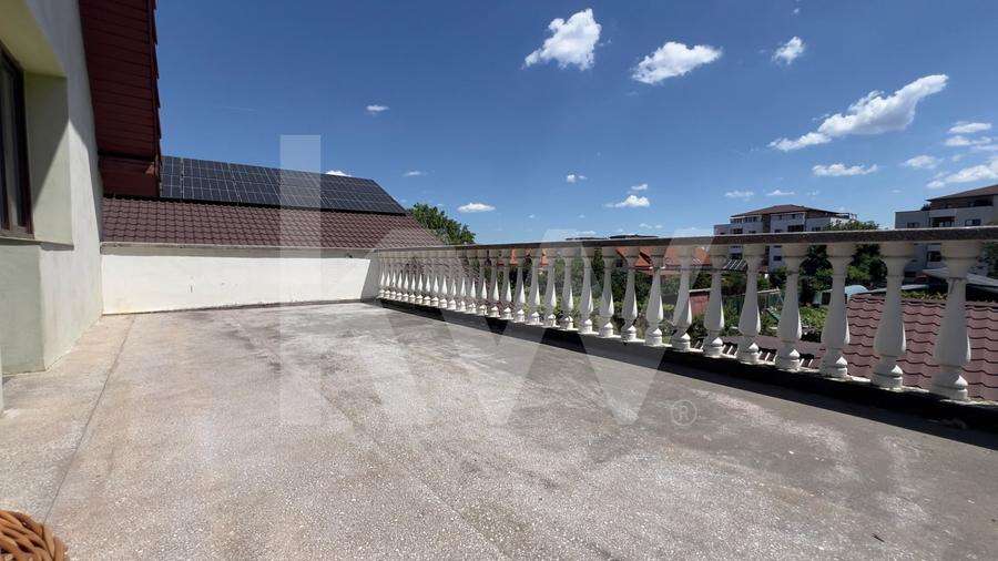 Casă individuală cu 6 camere cu Canalizare în Piața Cluj