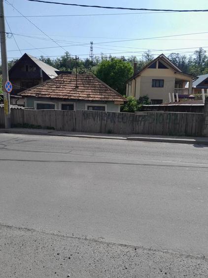 Teren de 1700 mp, în Central