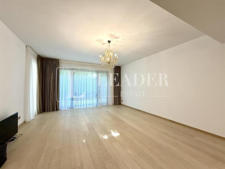 Apartament cu 3 camere decomandat, mobilat în Universitate