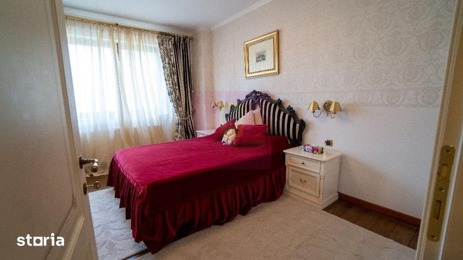 Apartament cu 4 camere decomandat în Clăbucet