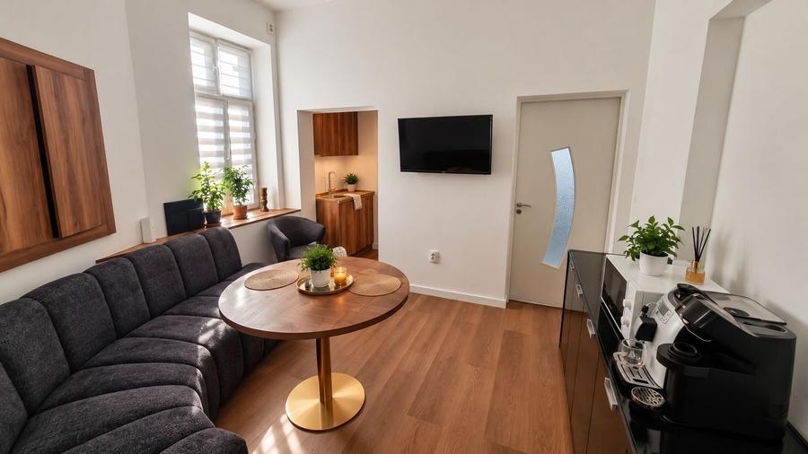 Apartament cu 5 camere decomandat în Pache Protopopescu