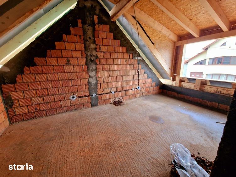 Casă cu 4 camere cu Teren 350 Mp în Unirii